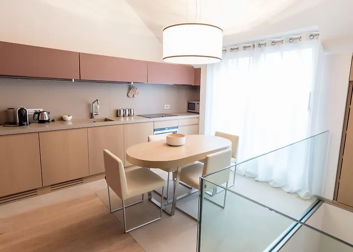 Guillaume Apartahotel 4*